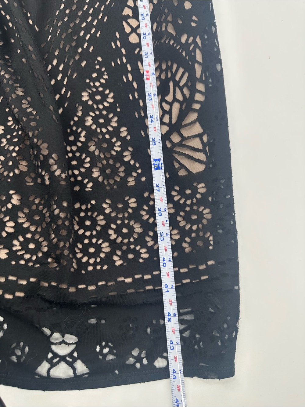 Carmen Marc Valvo Black Lace Sheath Dress Medium Nude Lined Midi Cocktail 1240 - Picture 8 of 10